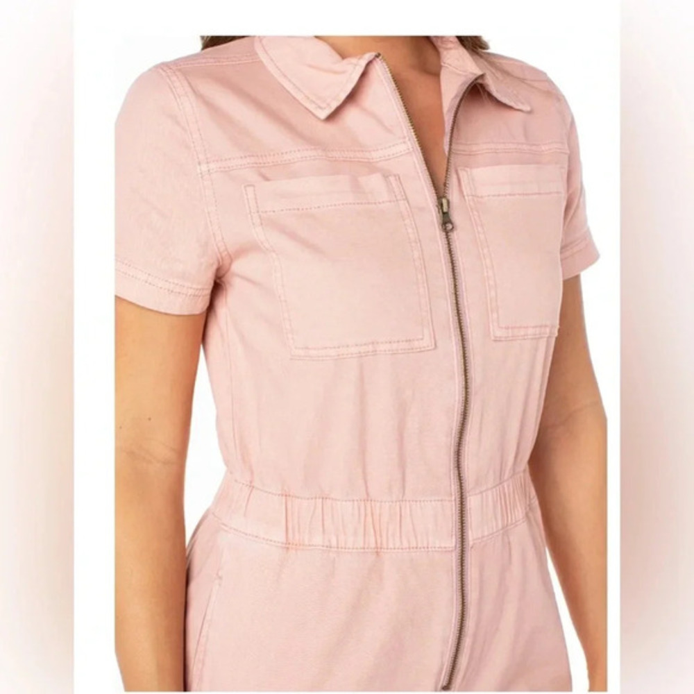 Women celebrity pink jumpsuit
